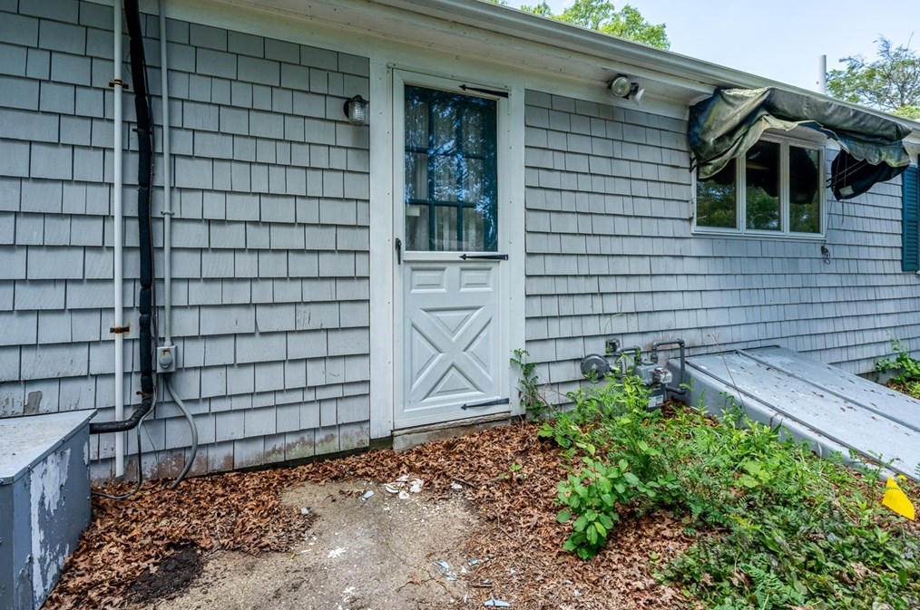 3 Phyllis Dr, Yarmouth MA 02664-1641 exterior