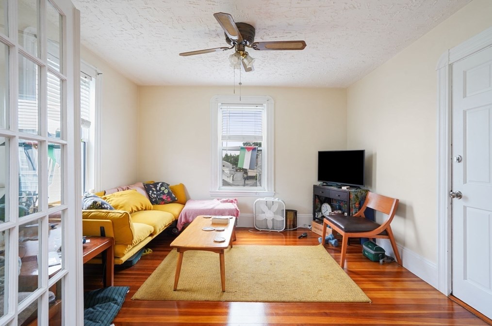 6 Horton St, Salem MA 01970-2847 exterior