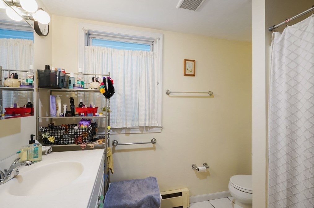 6 Horton St, Salem MA 01970-2847 exterior