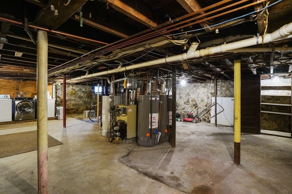 6 Horton St, Salem MA 01970-2847 exterior