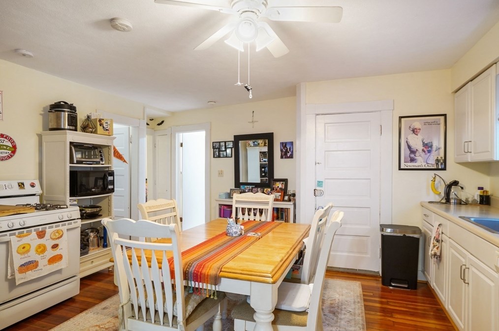 6 Horton St, Salem MA 01970-2847 exterior