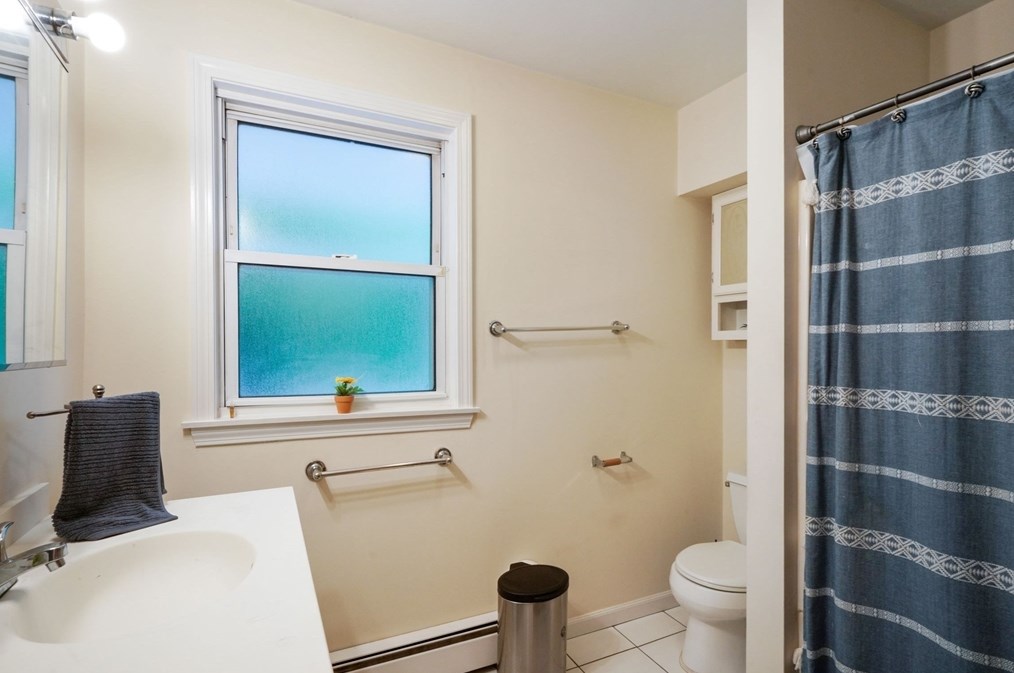 6 Horton St, Salem MA 01970-2847 exterior