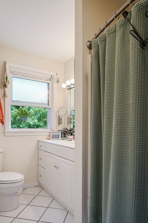 6 Horton St, Salem MA 01970-2847 exterior