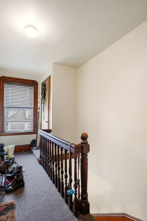 6 Horton St, Salem MA 01970-2847 exterior