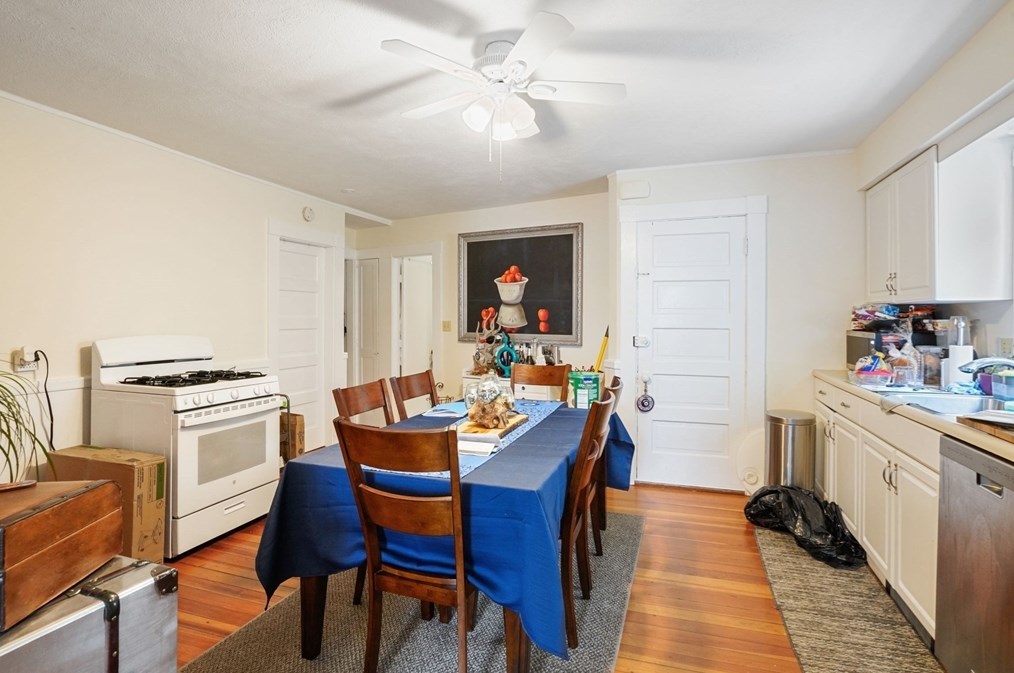 6 Horton St, Salem MA 01970-2847 exterior