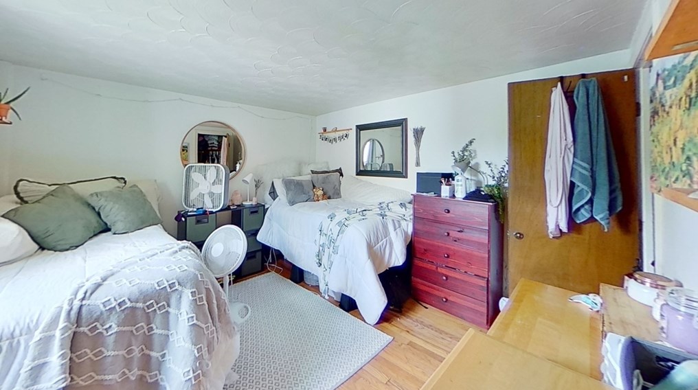 310 Belchertown Rd, Amherst MA 01002-2627 exterior