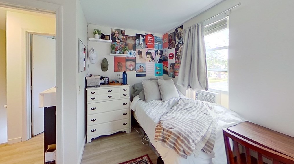 310 Belchertown Rd, Amherst MA 01002-2627 exterior