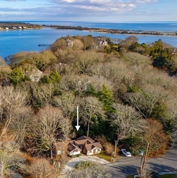 35 Ocean View Ave, Cotuit, MA 02635 exterior