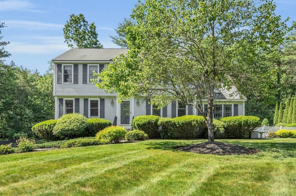 33 Britt Ln, Groton, MA 01450