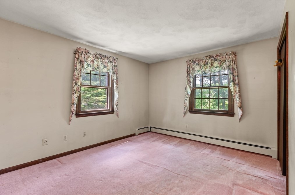 64 Marshall St, Holliston MA 01746-1439 exterior