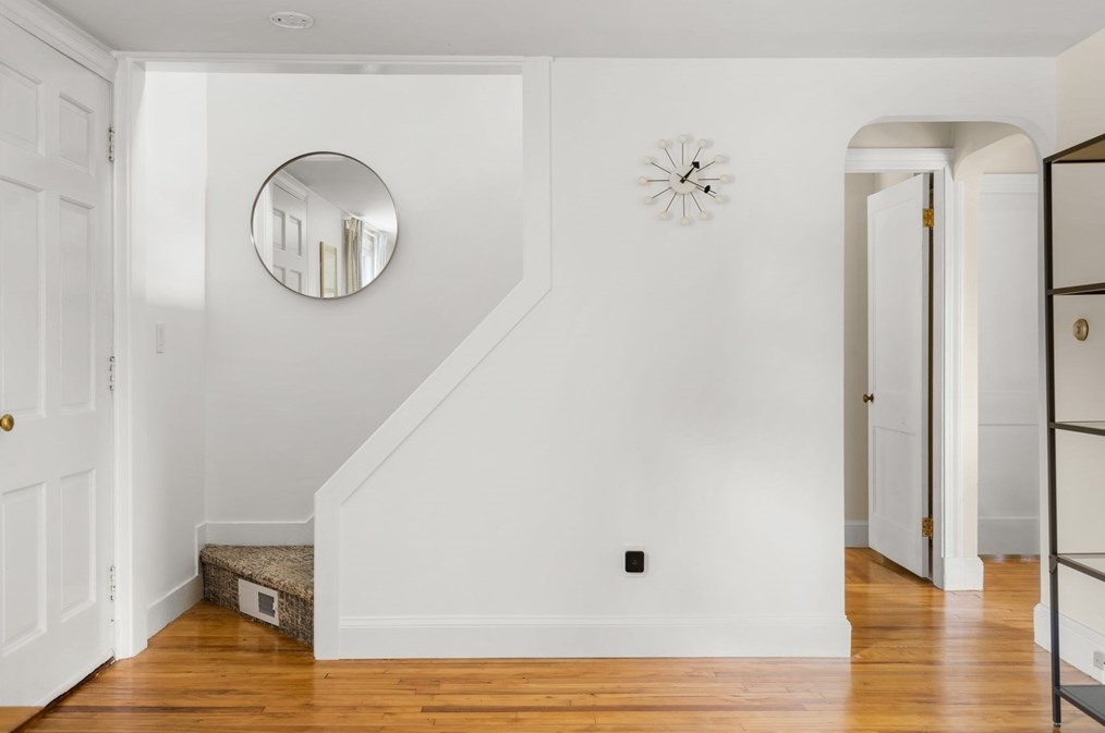 29 Doris Dr, Weymouth MA 02191-2044 exterior