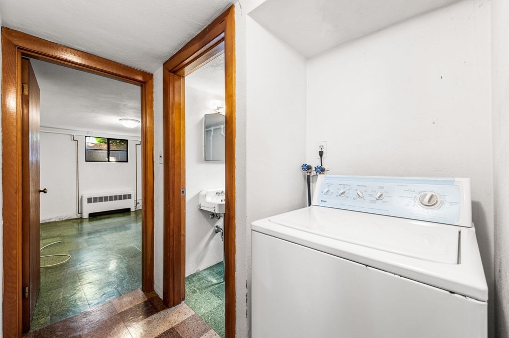 5 Bencliffe Cir, Newton MA 02466-1101 exterior