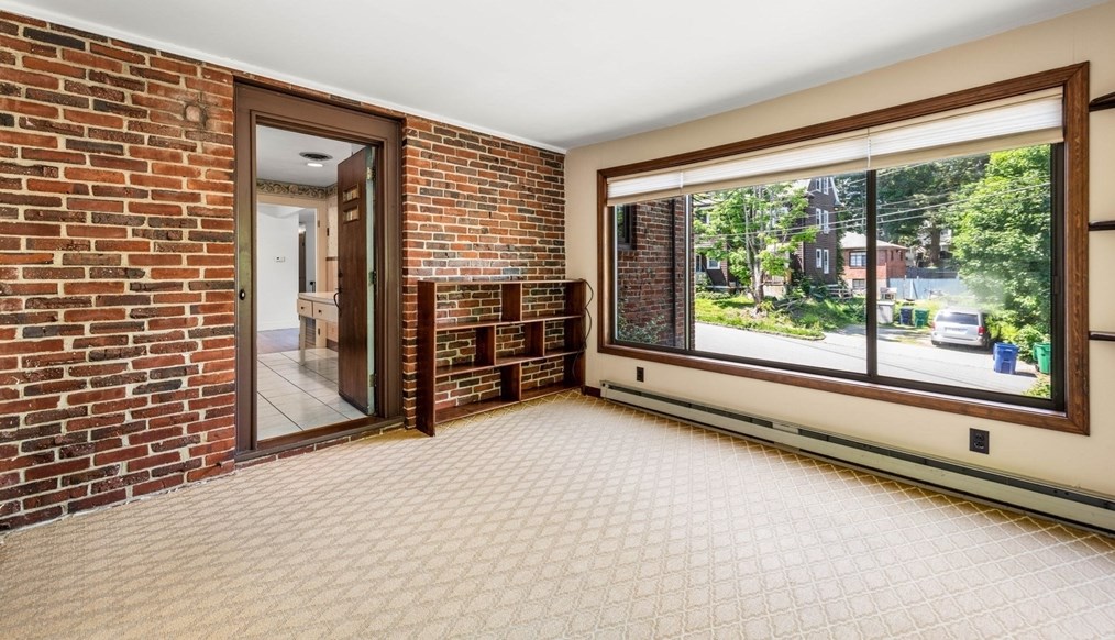 5 Bencliffe Cir, Newton MA 02466-1101 exterior