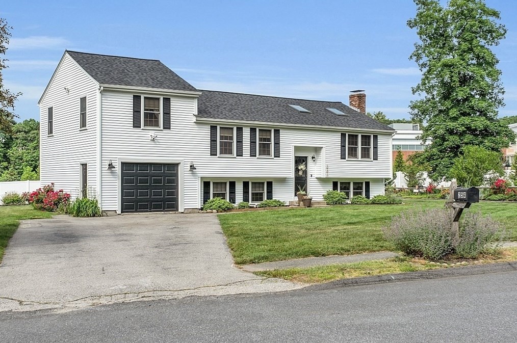 254 Mason Rd, Whitinsville, MA 01588