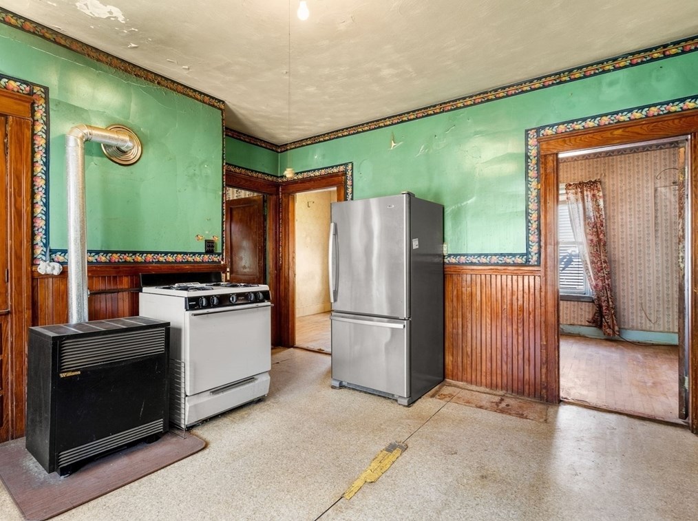 91 Fox St, Worcester MA 01604-4344 exterior