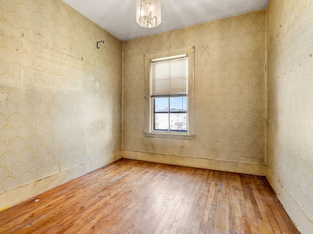 91 Fox St, Worcester MA 01604-4344 exterior