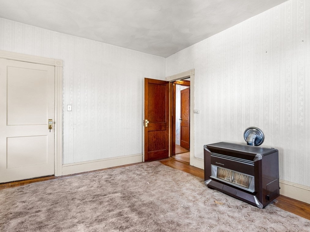 91 Fox St, Worcester MA 01604-4344 exterior