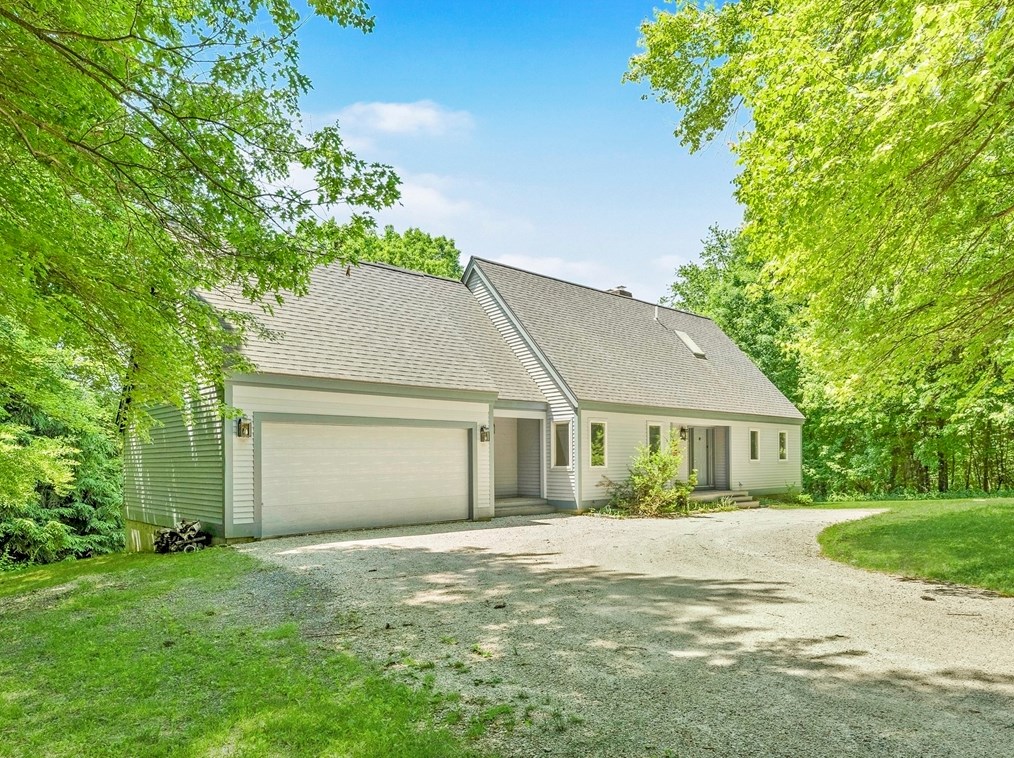 61 Meetinghouse Ln, Acton, MA 01719