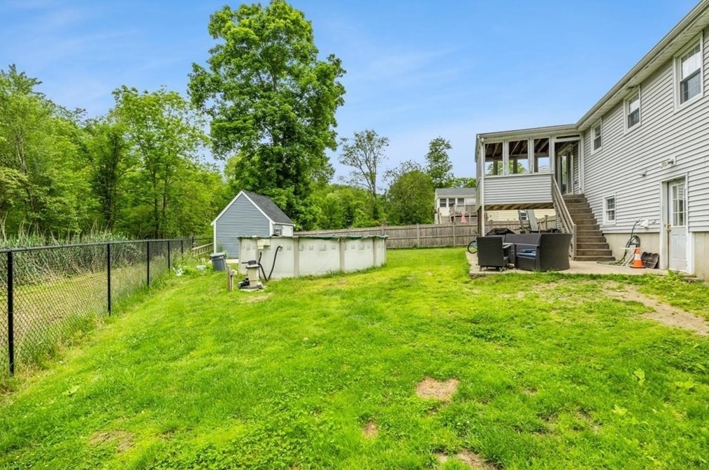 380 King St, Raynham MA  02767-1382 exterior