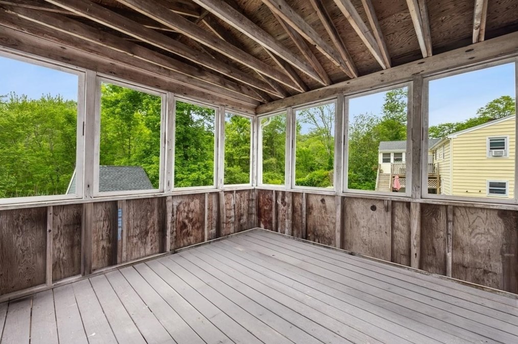 380 King St, Raynham MA  02767-1382 exterior