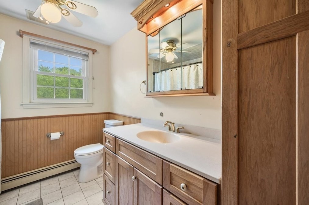 380 King St, Raynham MA  02767-1382 exterior