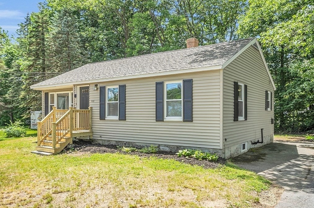 208 Ash St, Gardner, MA 01440 exterior