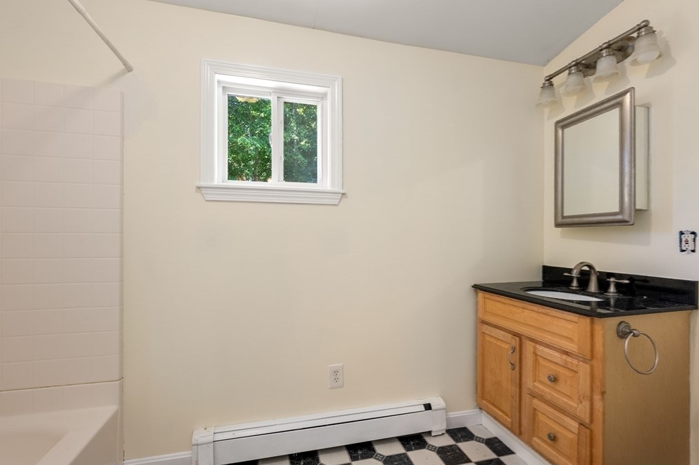 9 Brk Rd, Auburn MA 01501 exterior