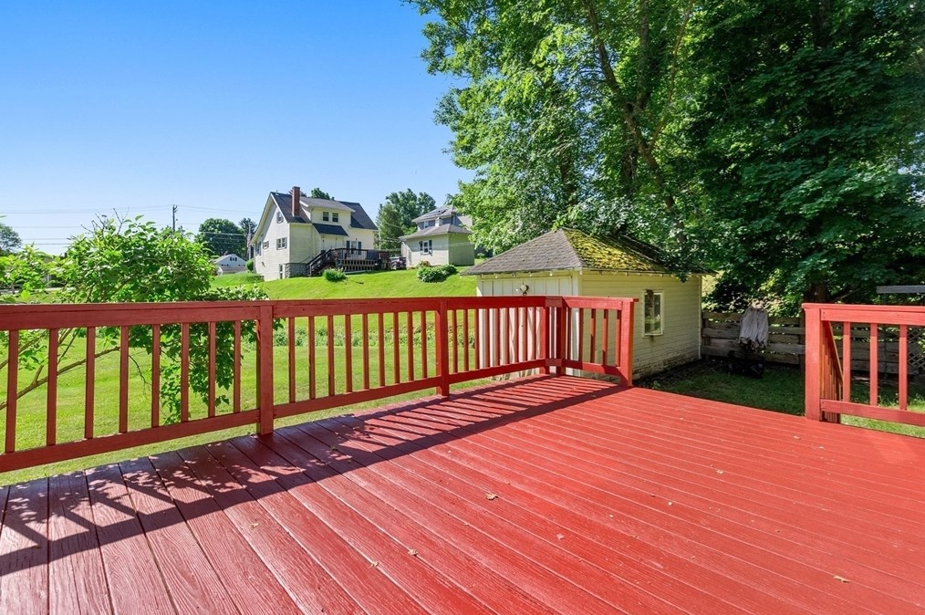 9 Brk Rd, Auburn MA 01501 exterior