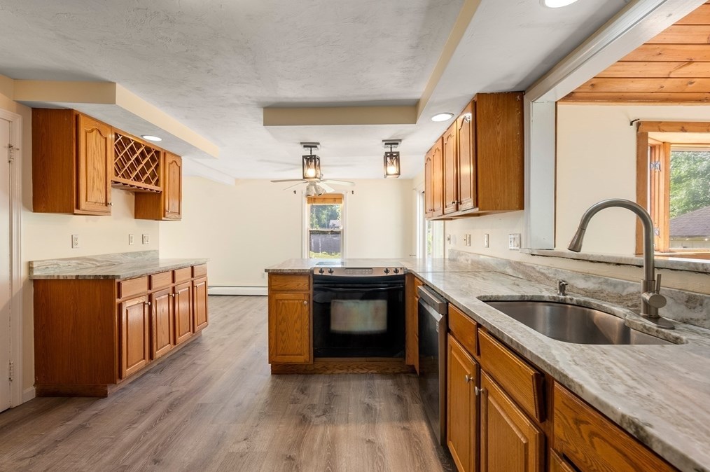 9 Brk Rd, Auburn MA 01501 exterior