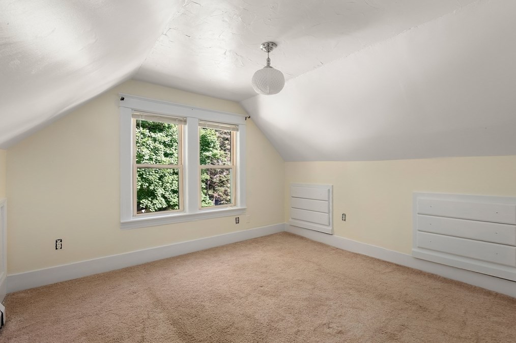 9 Brk Rd, Auburn MA 01501 exterior