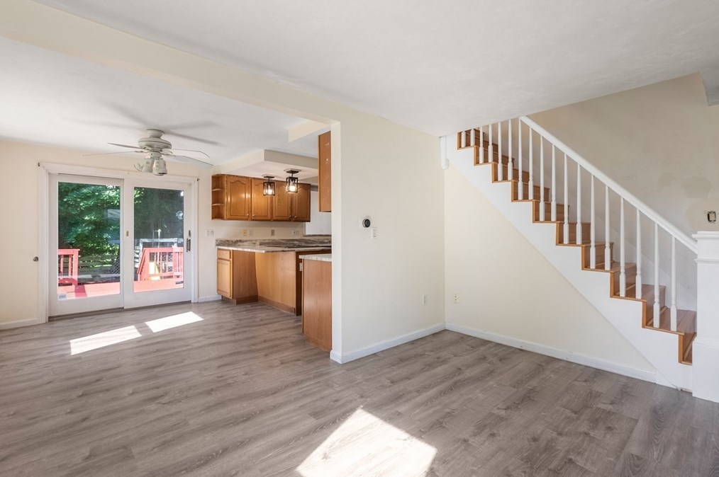 9 Brook Rd, Auburn MA  01501-2006 exterior