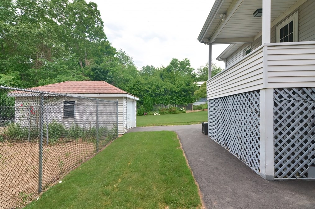 10 Clifford St, Framingham MA 01702-8504 exterior