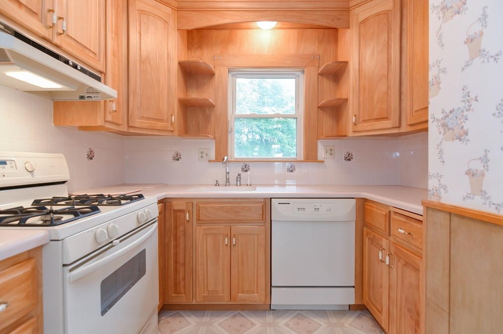 10 Clifford St, Framingham MA 01702-8504 exterior