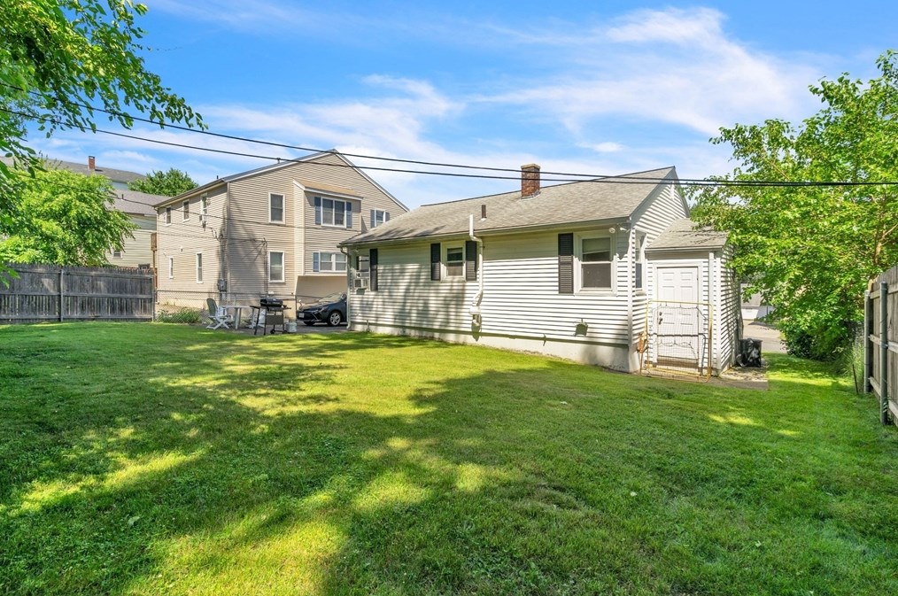 88 Pilgrim Ave, Worcester MA  01604-3058 exterior