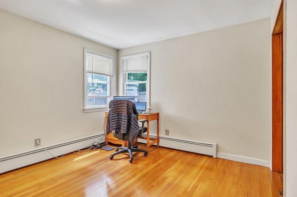 88 Pilgrim Ave, Worcester MA  01604-3058 exterior