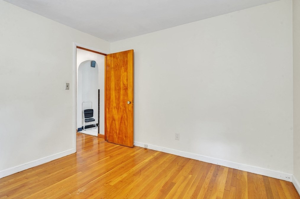 88 Pilgrim Ave, Worcester MA  01604-3058 exterior