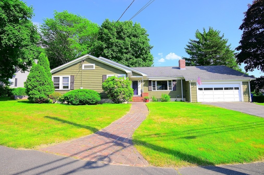 11 Burley Farm Rd, Danvers, MA 01923