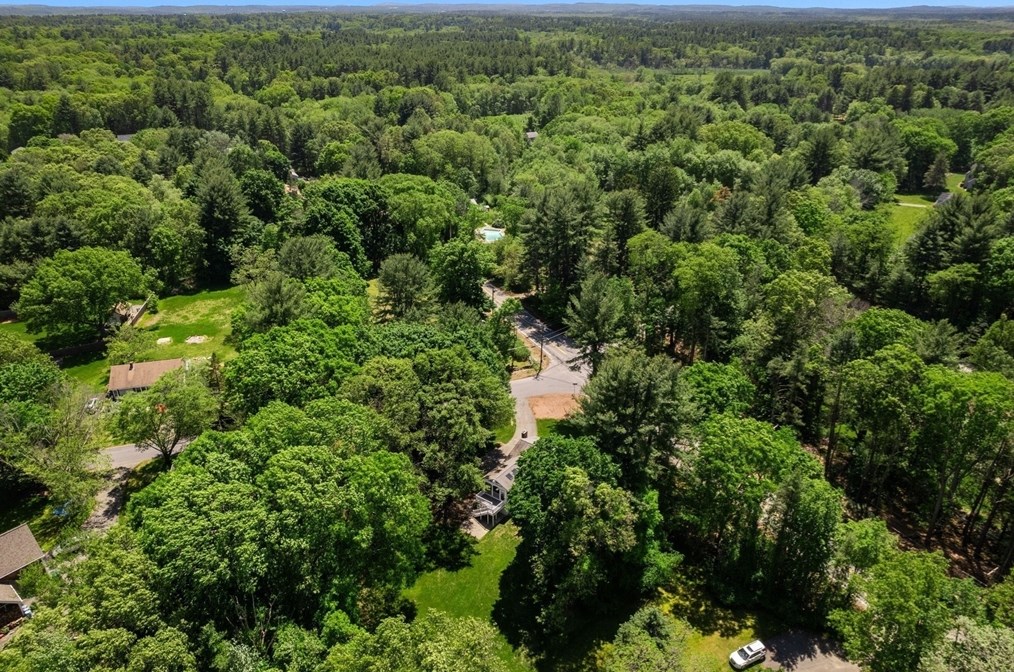 39 Dudley Rd, Billerica MA 01821-4132 exterior