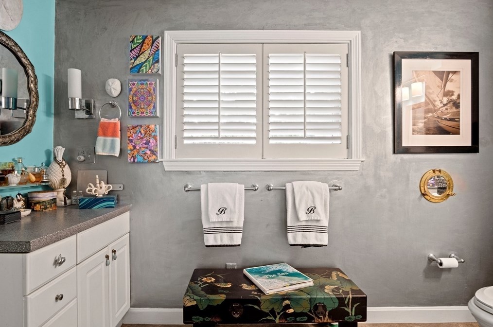 49 Sturgis St, Woburn MA 01801-4822 exterior