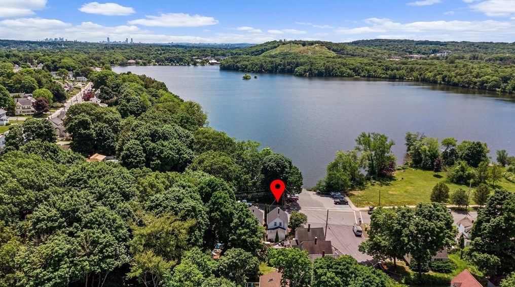 49 Sturgis St, Woburn MA 01801-4822 exterior