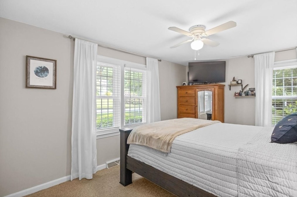 37 Moon Compass Ln, Sandwich MA  02563-2766 exterior