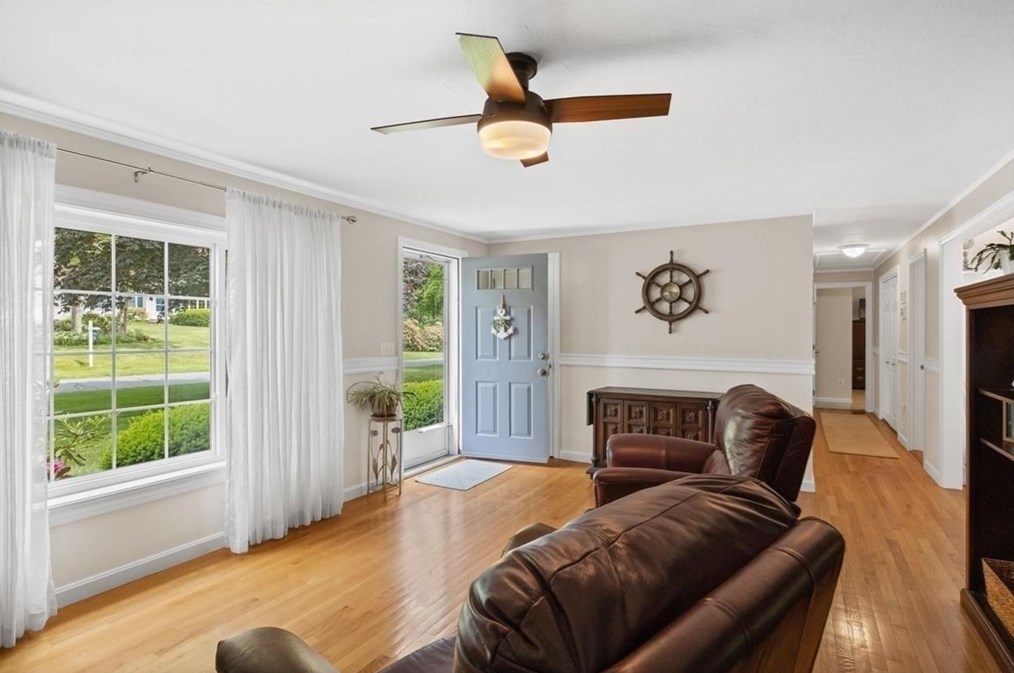 37 Moon Compass Ln, Sandwich MA  02563-2766 exterior