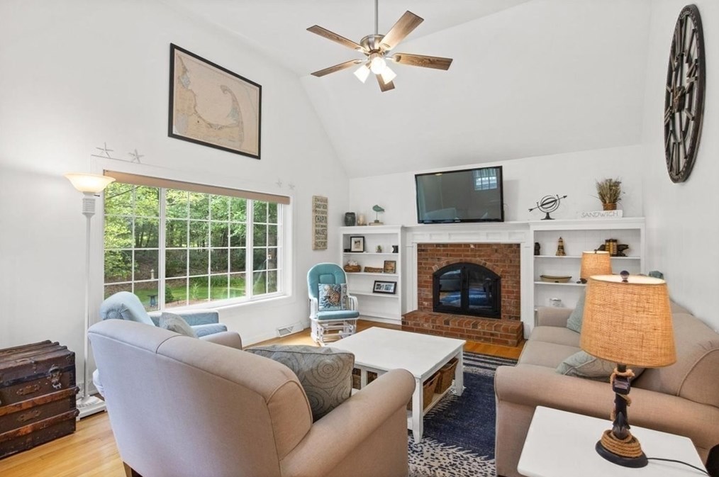 37 Moon Compass Ln, Sandwich MA  02563-2766 exterior