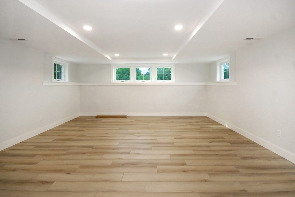 461 Old Bedford Rd, Concord MA 01742-2700 exterior