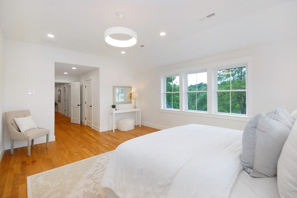 461 Old Bedford Rd, Concord MA 01742-2700 exterior