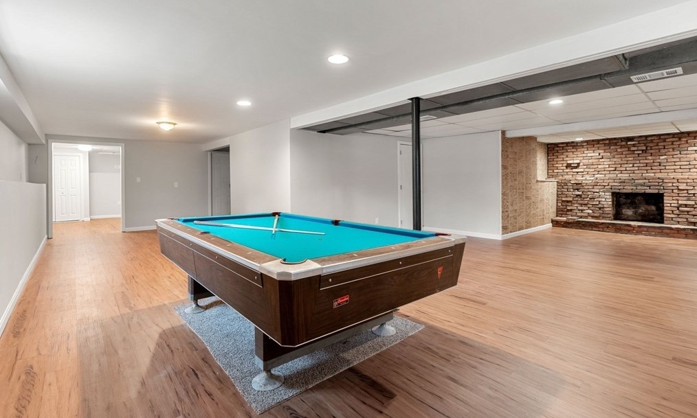 1 Morningside Dr, Woburn MA 01801-5428 exterior