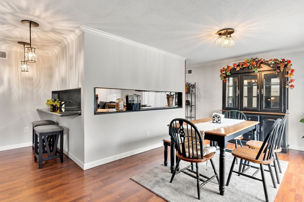 1 Morningside Dr, Woburn MA 01801-5428 exterior