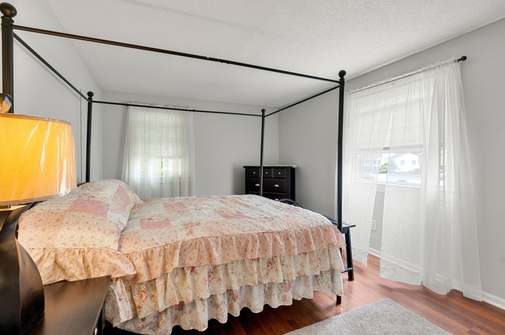 1 Morningside Dr, Woburn MA 01801-5428 exterior