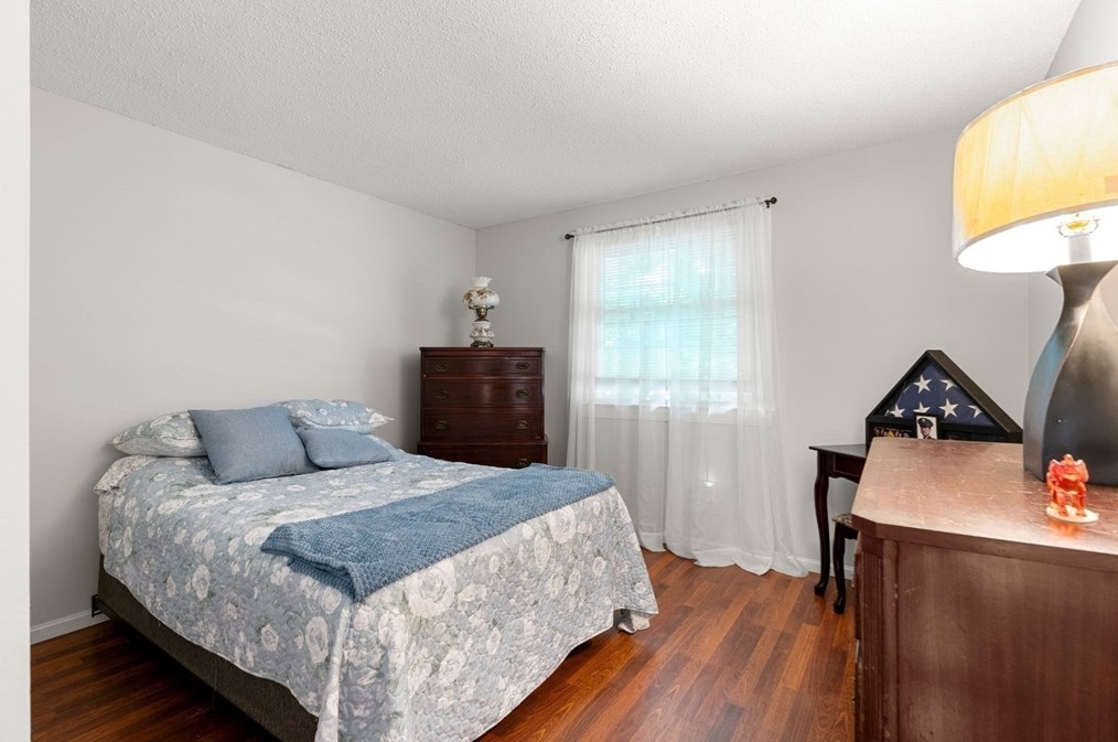 1 Morningside Dr, Woburn MA 01801-5428 exterior