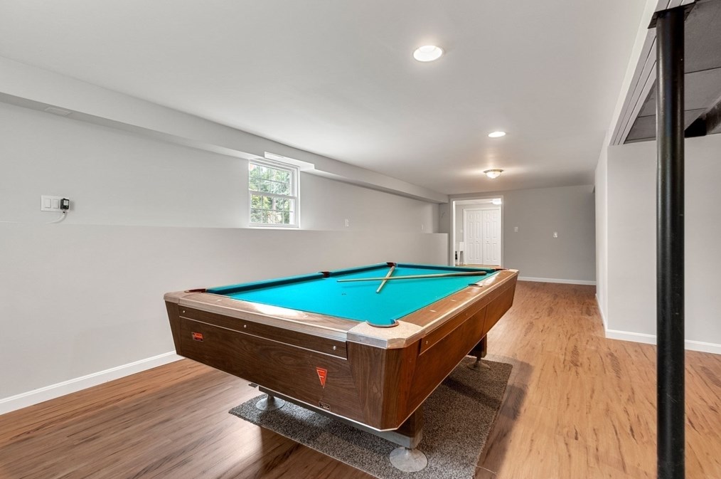 1 Morningside Dr, Woburn MA 01801-5428 exterior